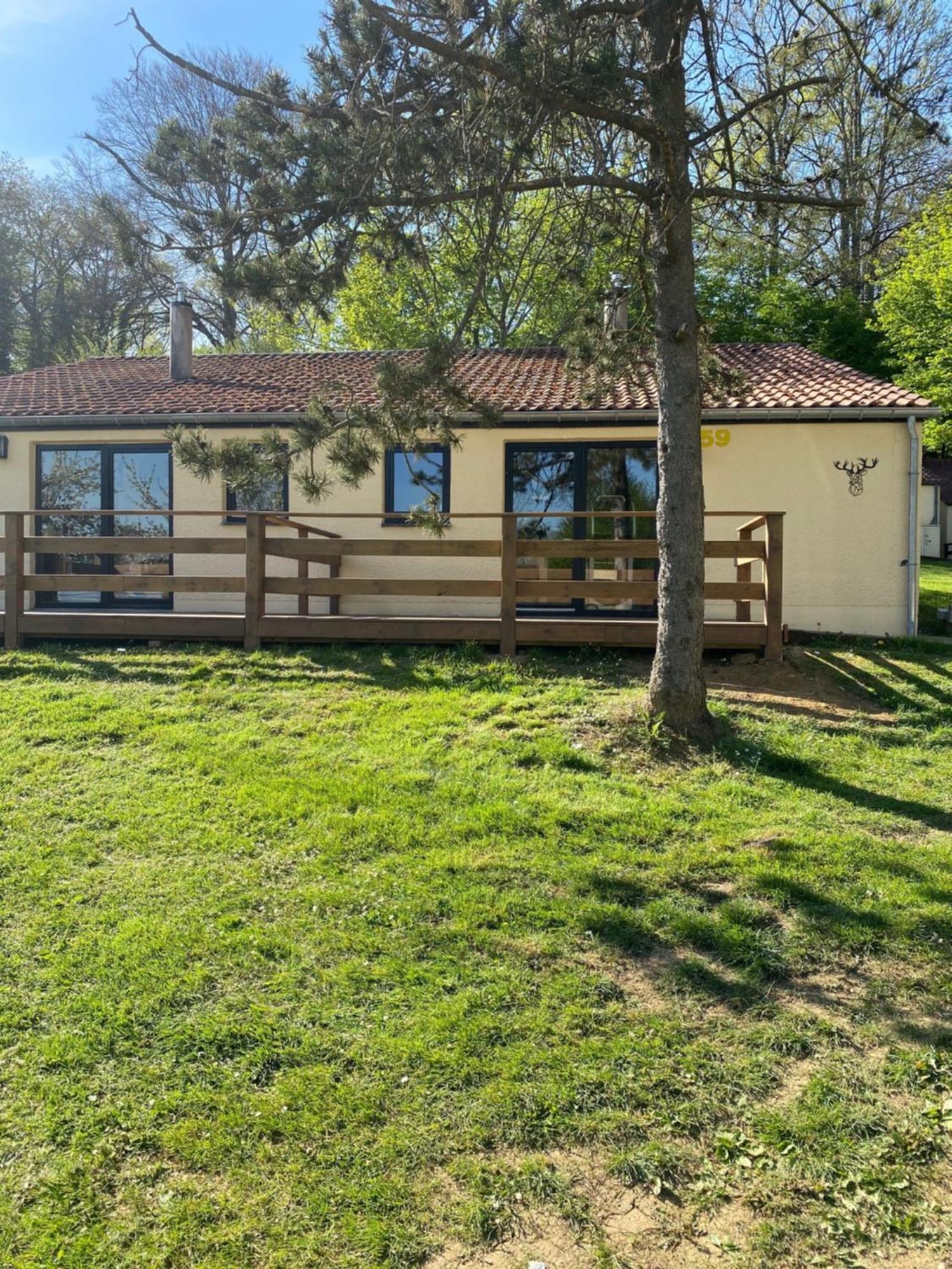 Repere Du Cerf Villa Virton Buitenkant foto